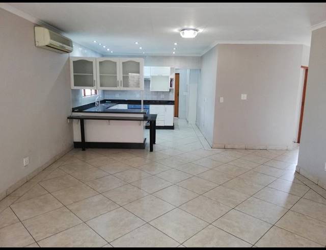 2 BEDROOM TOWNHOUSE FOR SALE IN VANDERBIJLPARK SW 5